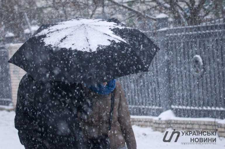 Погода на вихідні та Різдво: Україну чекають відлига і мокрий сніг з дощем