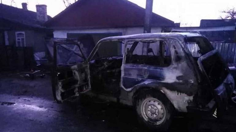 В містечку на Вінниччині згоріли два легковики