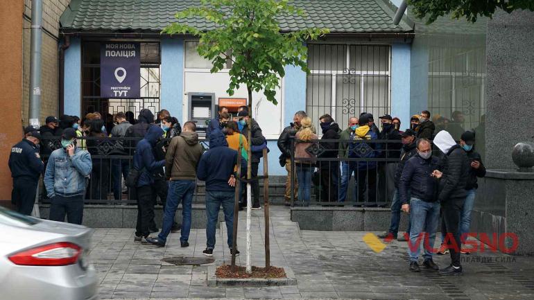 &laquo;Будемо контролювати&raquo;: у Вінниці активісти поспілкувались з новим очільником поліції (ФОТО)