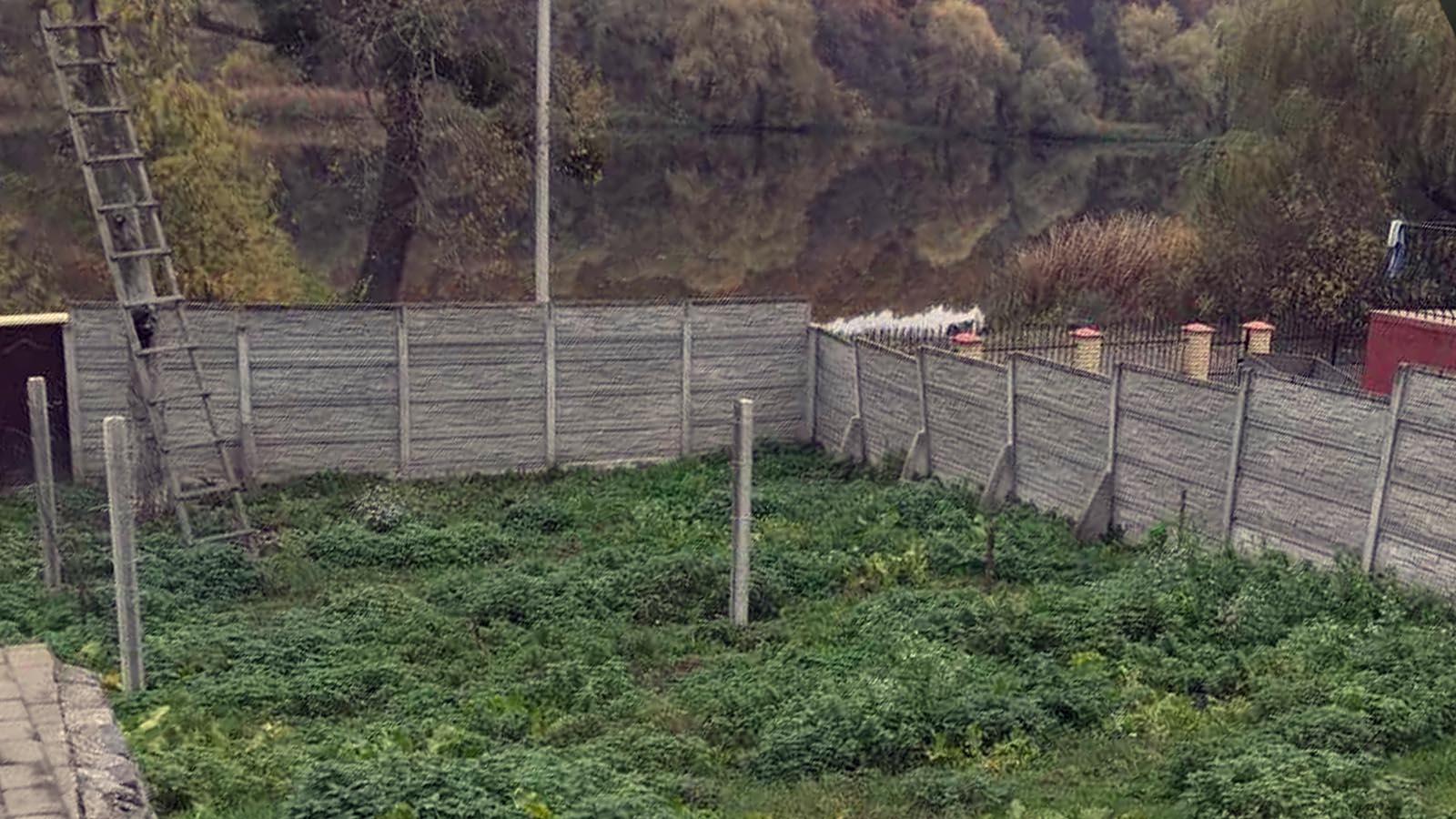 У Вінниці жінка самовільно загородила прохід вздовж берега Південного Бугу
