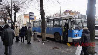 Причину вибуху колеса у вінницькому тролейбусі встановить експертиза