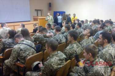 військова кафедра у Вінницькому політесі фото