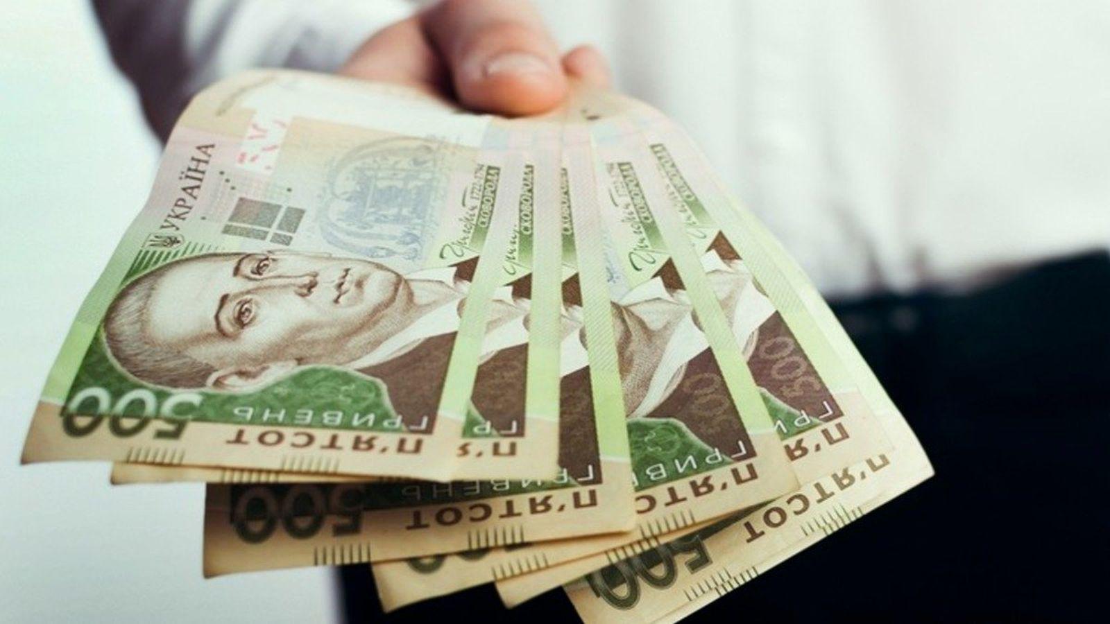 Виплати ФОПам: по вісім тисяч гривень отримуватимуть від завтра