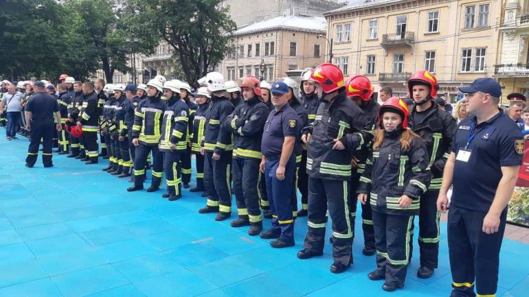 На Вінниччині рятувальники навчали дітей безпеки на період літніх канікул