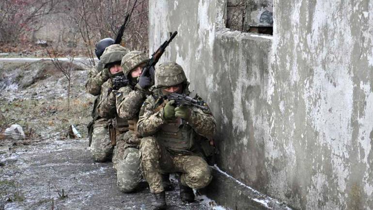 Десять обстрілів та двоє поранених: російські війська вкотре порушують режим тиші