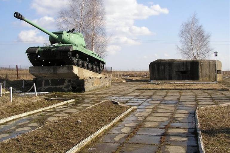 ДОТ у Мурованих Курилівцях фото