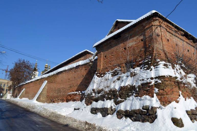 На вінницьких Мурах з'явилися нові тріщини (ФОТО)