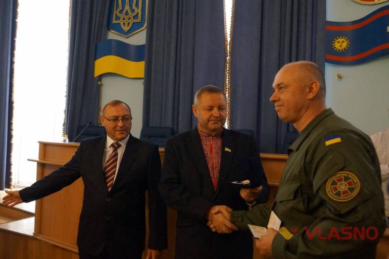 нагородження вінничан почесною відзнакою &laquo;За заслуги перед Вінниччиною&raquo; фото