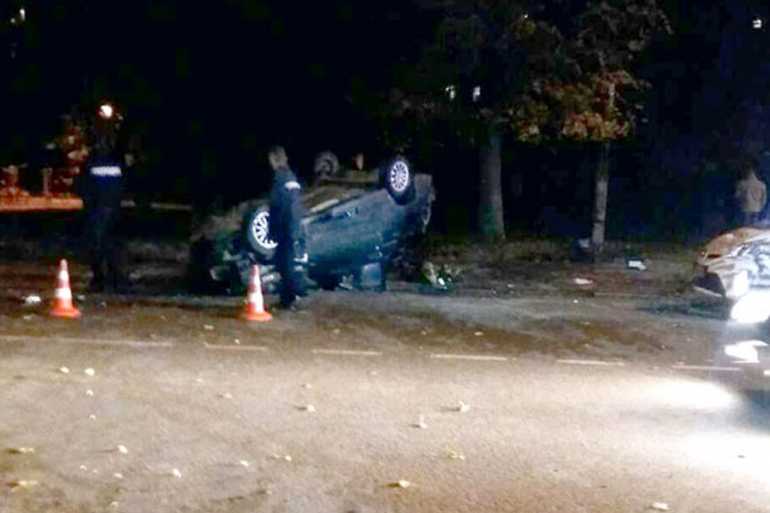 У Вінниці посеред ночі водій наїхав на жінку, &laquo;перевернув&raquo; авто та зник 