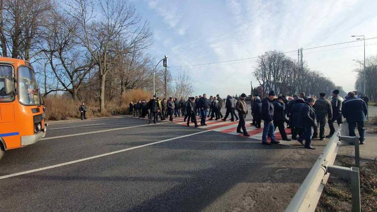 &laquo;Вінниці потрібна наша земля&raquo;: 500 селян перекриватимуть трасу державного значення