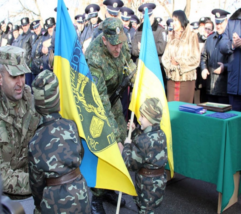 Вінницькі бійці повернулися живими та з &ldquo;дитячим&rdquo; прапором