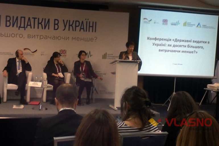 прес-конференція міністра фінансів Нової Зеландії Рута Річардсона фото