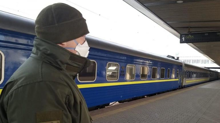 &laquo;Укрзалізниця&raquo; відновлює продаж квитків на станціях у &laquo;червоній&raquo; зоні