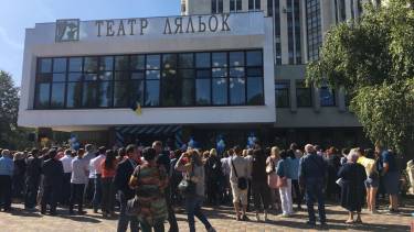 Зворушливі вірші та різноманітні казкові герої: у Вінниці відсвяткували переїзд лялькового театру (ФОТО)