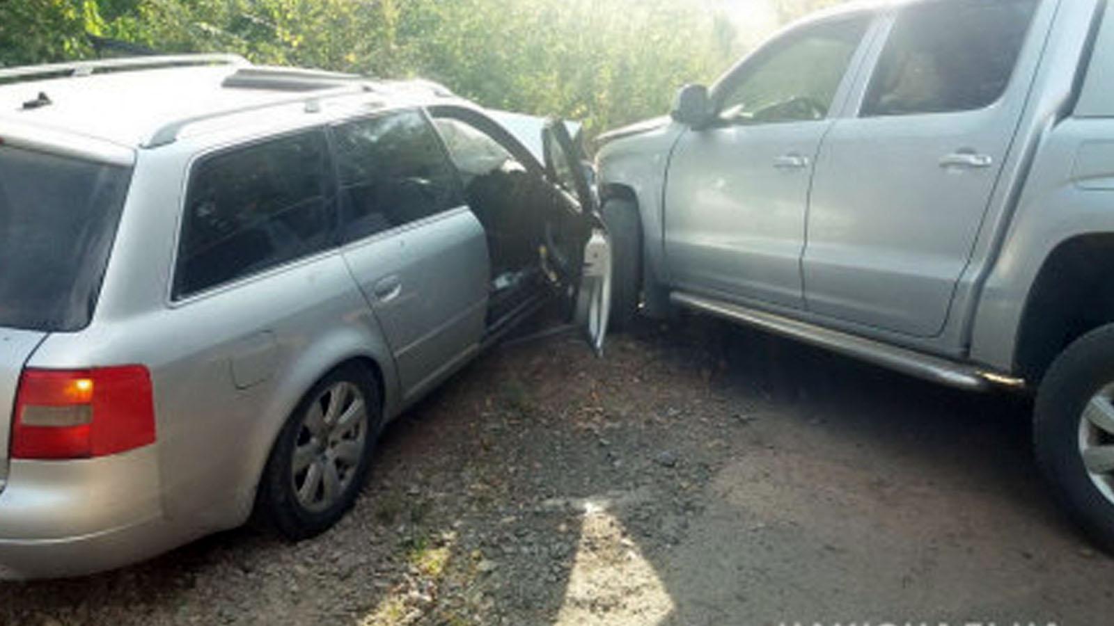 На Вінниччині зіткнулися Audi та Volkswagen, одного з водіїв госпіталізували