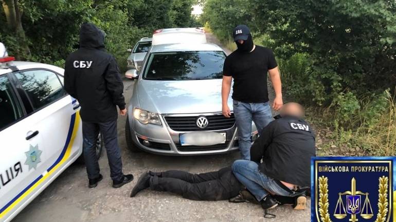 На Вінниччині затримали поліцейських, які брали хабар понад 50 разів