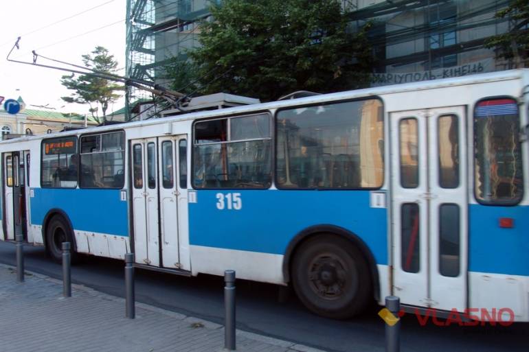 зупинка тролебуса у Вінниці фото