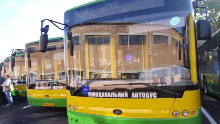Мешканці вулиці Янгеля просять владу по їх вулиці пустити муніципальні автобуси