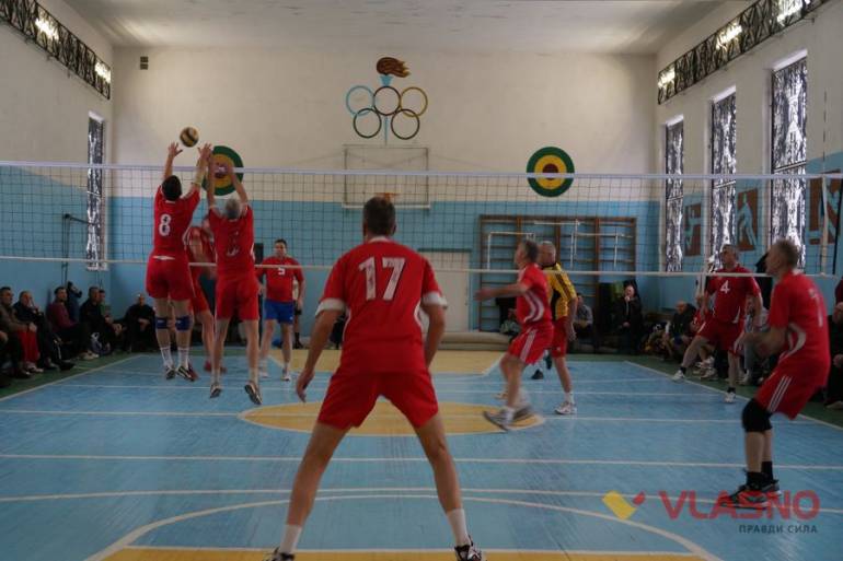 Вінницькі волейбольні &laquo;ветерани&raquo; зійшлися у відкритому чемпіонаті 