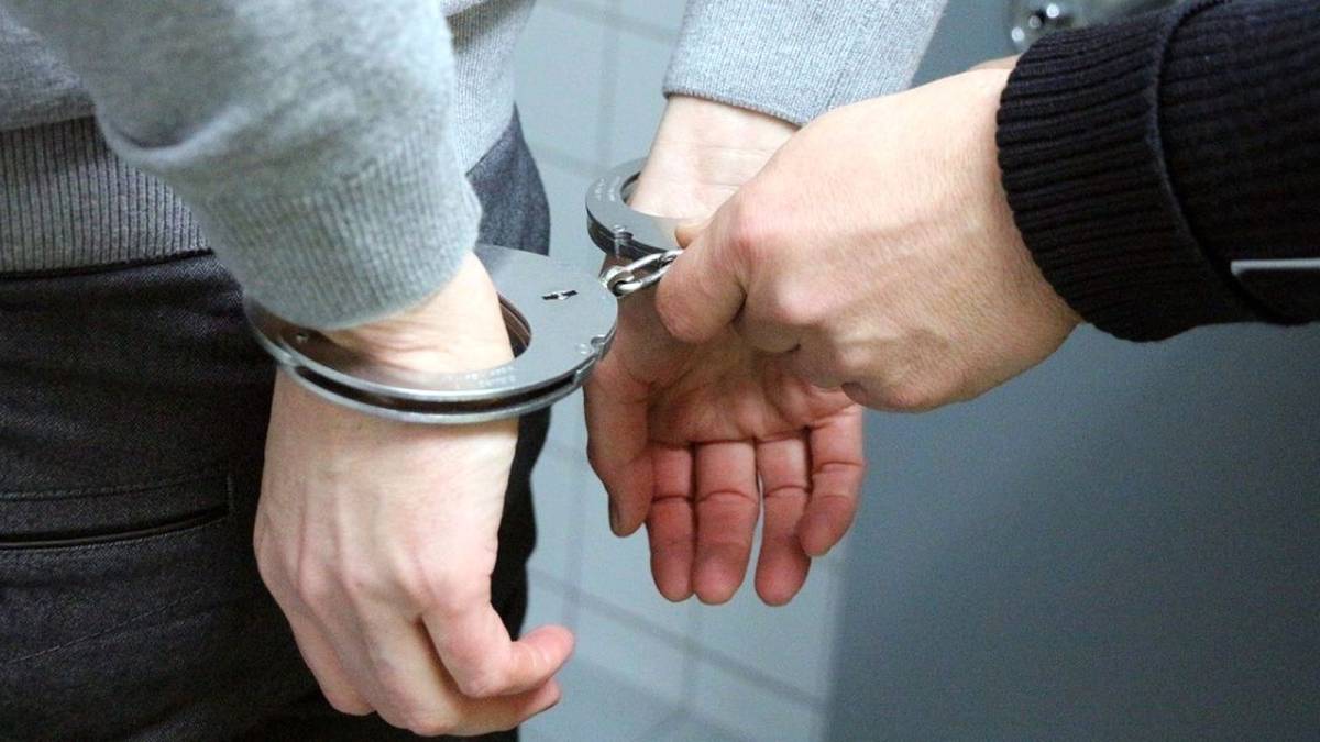 Зловмисники пограбували вінничанина біля нічного клубу