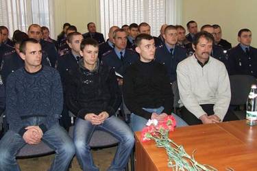 Четверо чоловіків затримали грабіжника