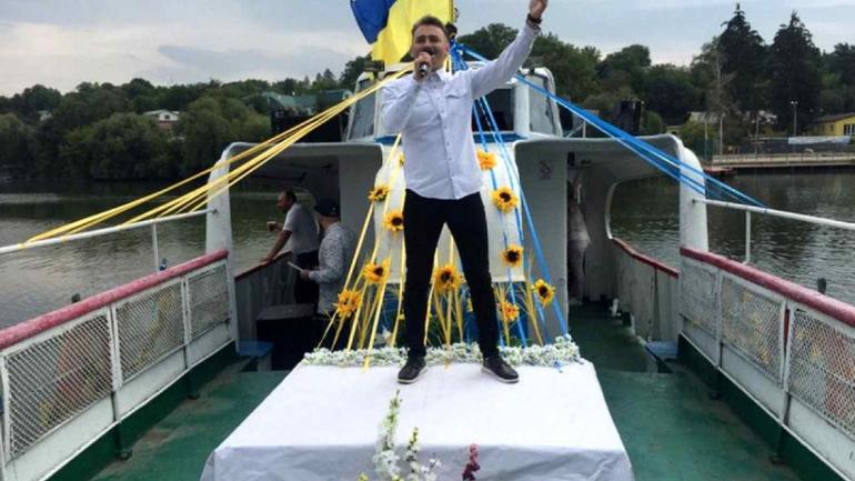 До Дня Незалежності Вінницею курсує концертний теплохід  (ФОТО)