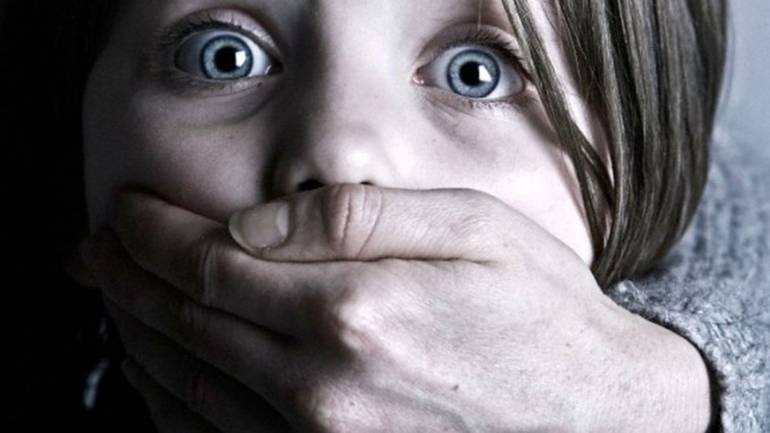 Вінничанина затримали за підозрою у зґвалтуванні неповнолітньої доньки