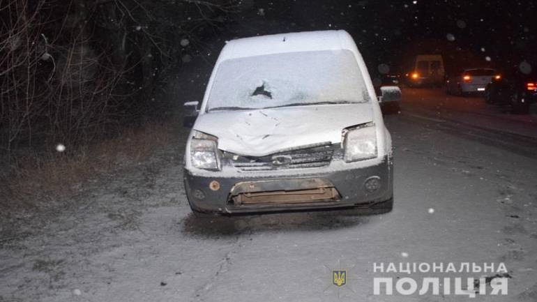 На Вінниччині жінка загинула під колесами автомобіля