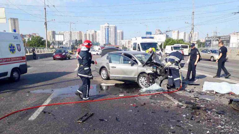 У Києві сталась масштабна ДТП: четверо осіб загинули