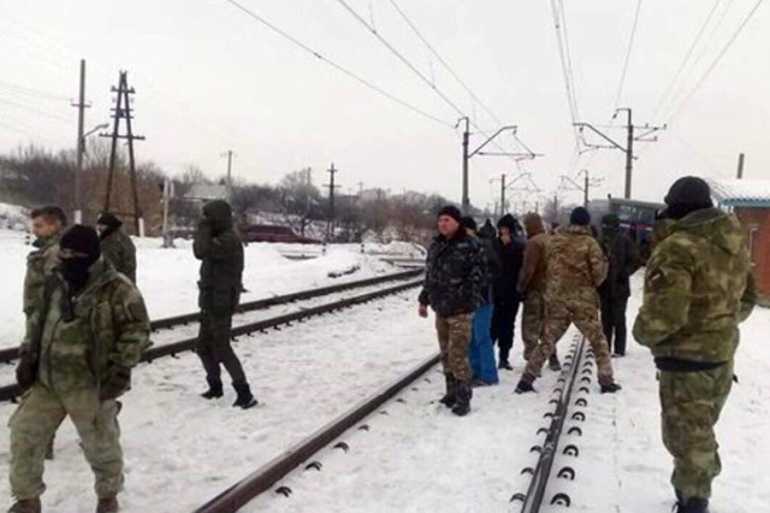 блокада на Донбасі фото