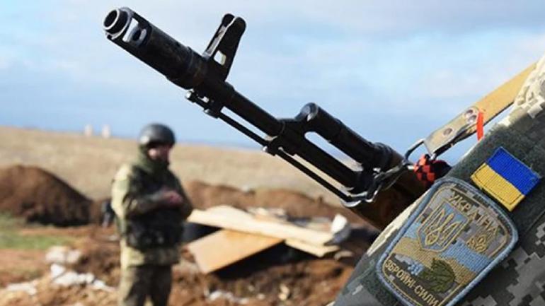 Бойовики шість разів обстріляли позиції українських військових із забороненої зброї