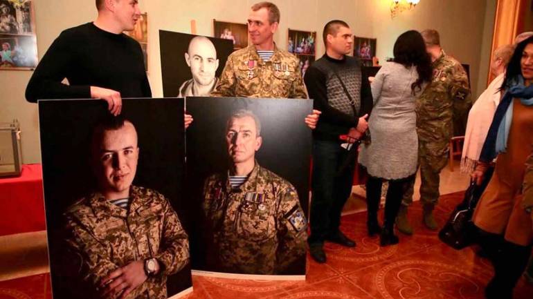 У Львові відбулася презентація фотопроекту &laquo;Незламні кіборги&raquo;
