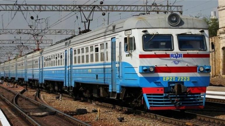 Вінничани вимагають від влади відновити денні електрички