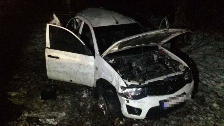 Загинув пасажир легковика, який зіткнувся із деревом на Вінниччині