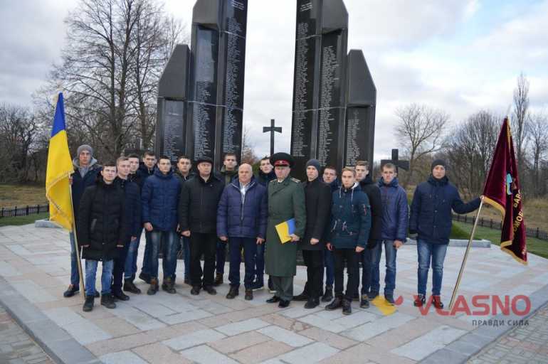 Барчани вшанували пам&rsquo;ять загиблого в битві під Базаром земляка