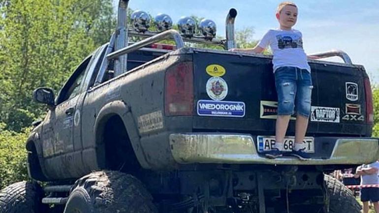На Вінниччині пів тисяч мотолюбителів влаштували екстремальні перегони по бездоріжжю