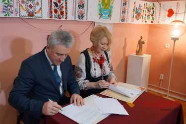 виставка Рушники Донбасу у Вінниці фото