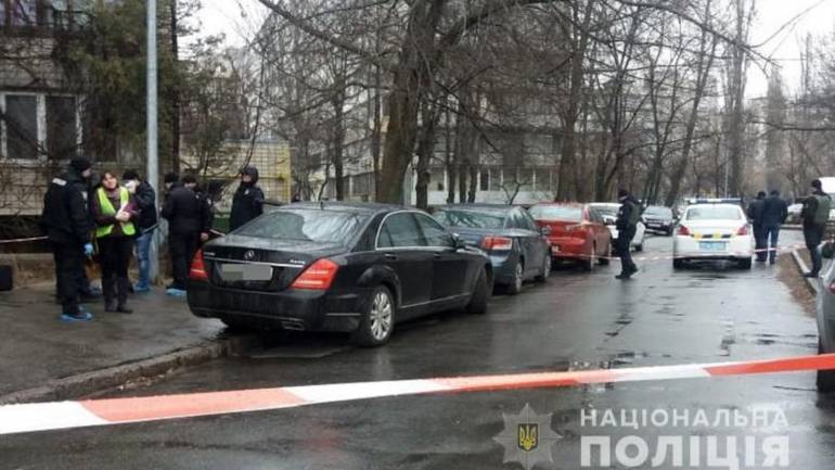 У Києві свідка гучної справи застрелили у салоні авто &laquo;Mercedes&raquo;