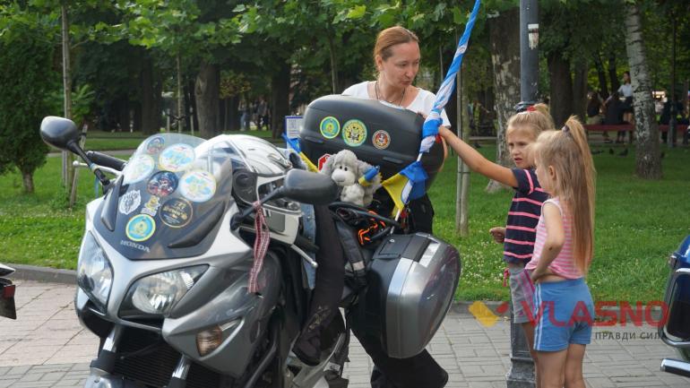 &ldquo;Мотопробіг єдності&rdquo;: передвечірню Вінницю &ldquo;сколихнули&rdquo; байкери