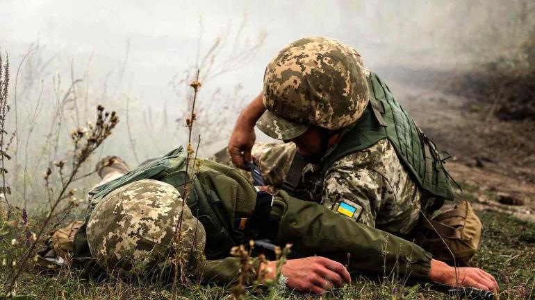 За минулу добу окупанти поранили українського військового