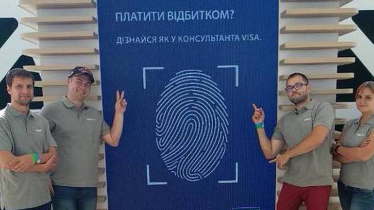 &laquo;Приватбанк&raquo; запустив сервіс оплати пальцем