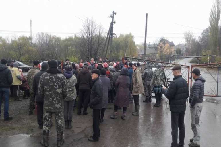 На Вінниччині селяни погрожують привітати голову  ОДА з днем народження перекриттям дороги