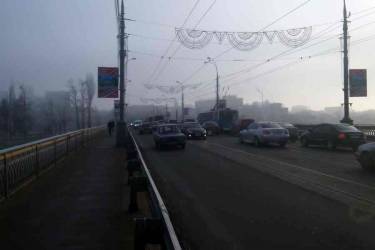 Аварія на мосту паралізувала рух транспорту на годину