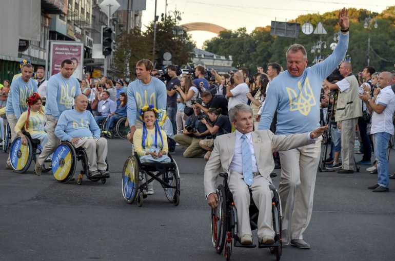 Вінницьких спортсменів-параолімпійців провели до Бразилії