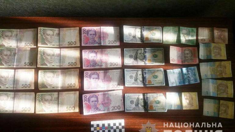 На Вінниччині чоловік викрав у пенсіонерки понад 20 тисяч та мобільний телефон