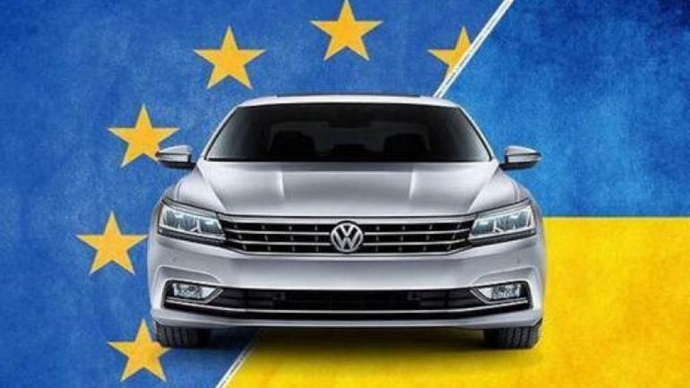 Чоловік депутатки з Вінниччини купив дві земельні ділянки та авто із-за кордону
