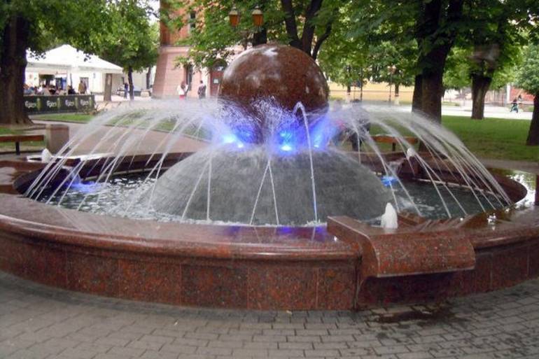фонтан у Вінниці фото