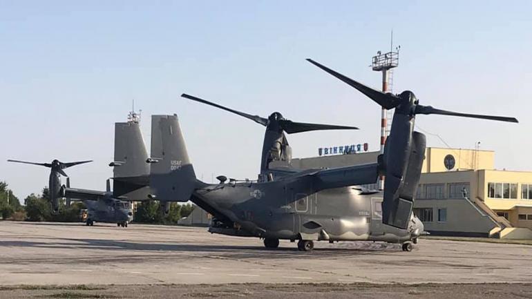 У Вінниці сіли американські гібриди літака та вертольота