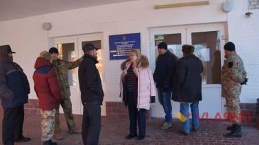 Вінницькі активісти прийшли &laquo;провідати&raquo; Шевченка у 22 школу