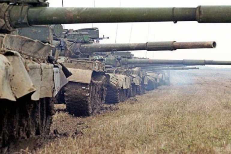 Авдіївку супротивник розстріляв з танків